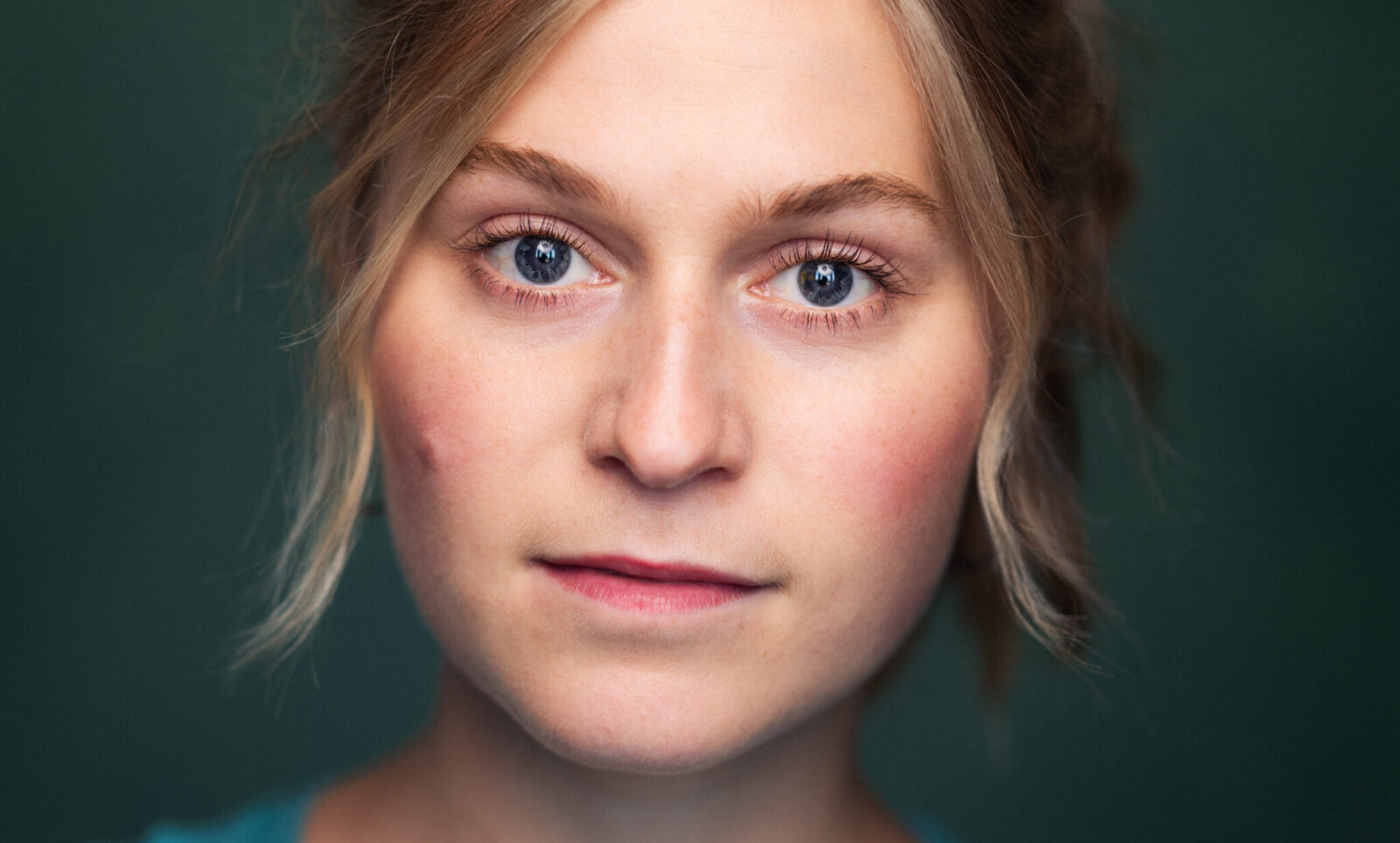 Leah Gayer. Portrait.